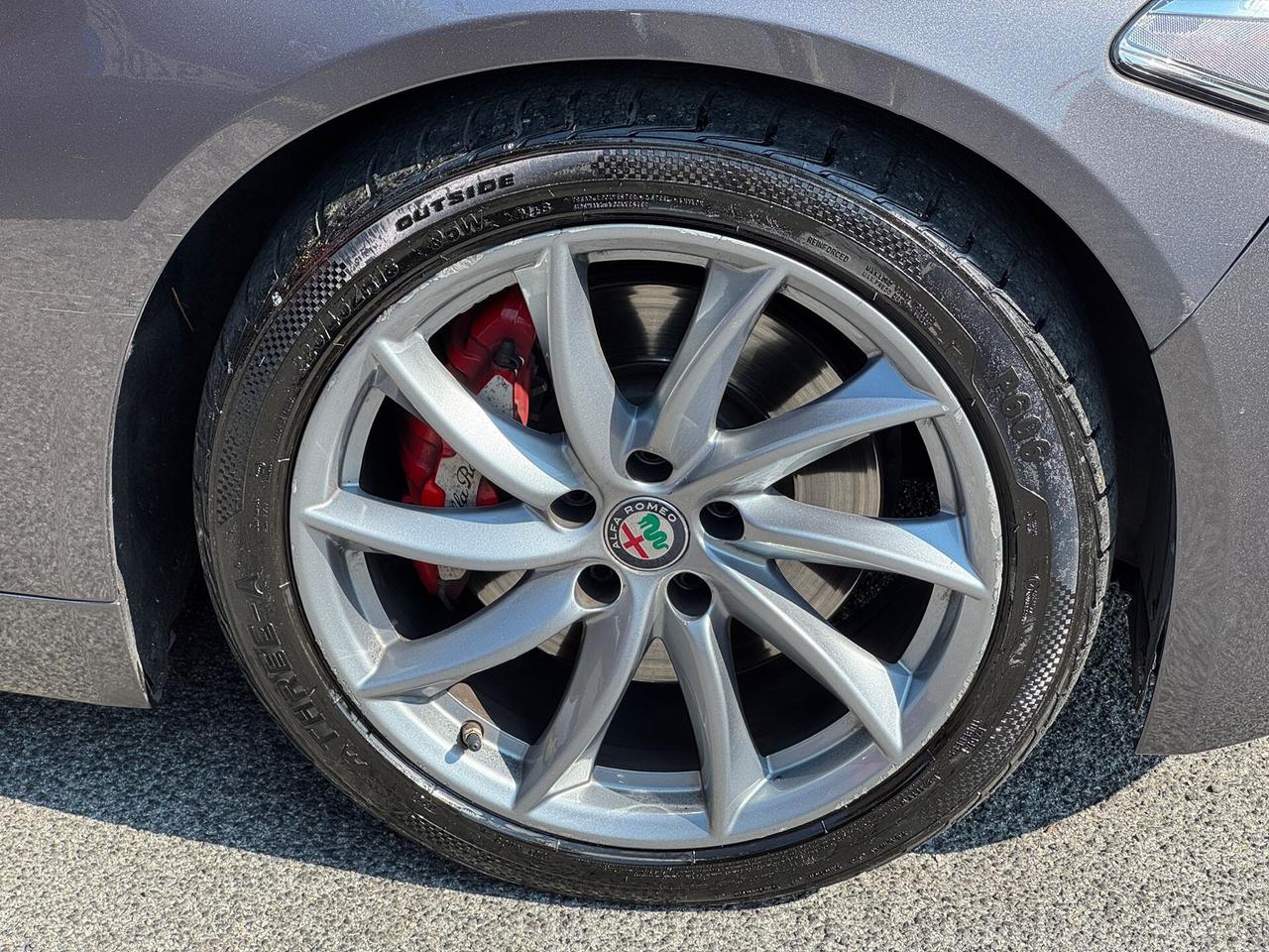 Alfa Romeo Giulia 2.2 Turbodiesel 180CV AT8 AWD Q4 Super