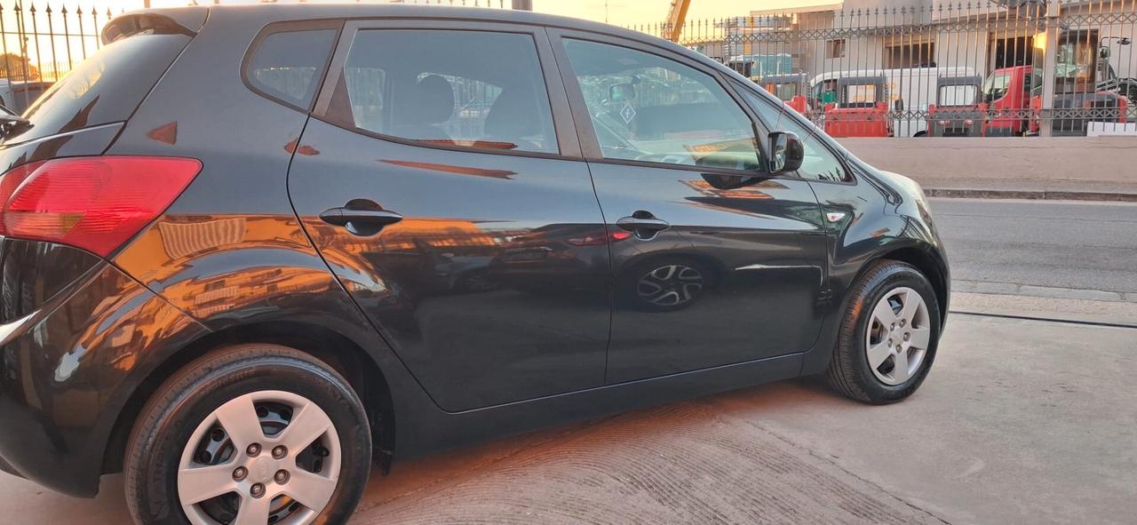 Kia Venga 1.4 CRDi 90CV Cool