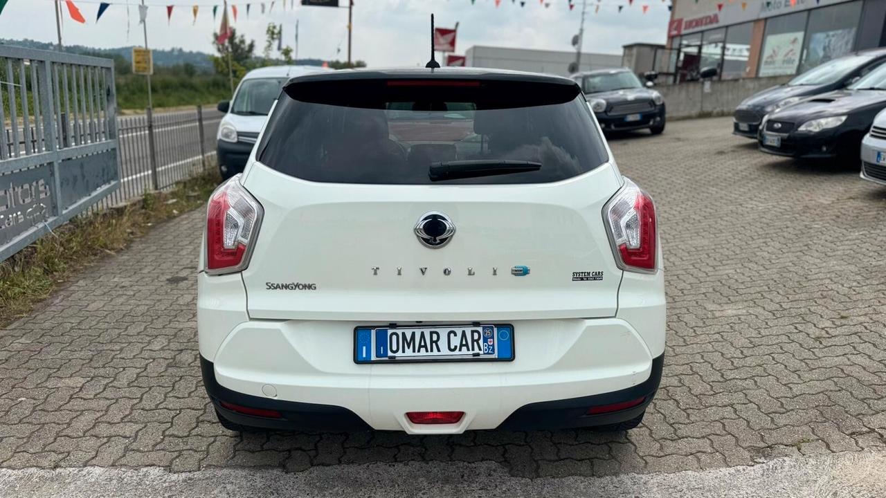 Ssangyong Tivoli 1.6d 2016 AUTOMATICA NEOP.