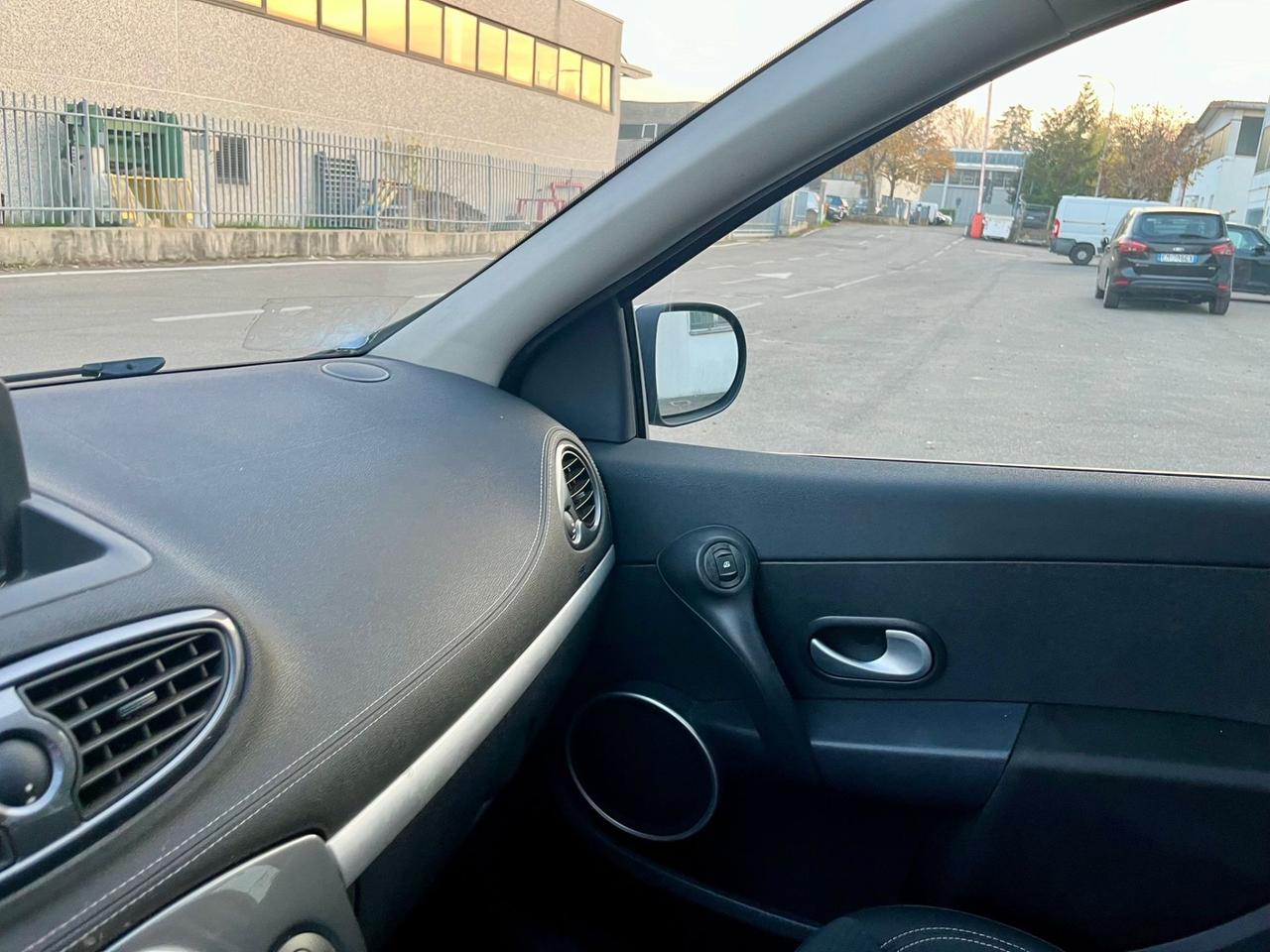 Renault Clio sw 1.2benz 2011 164.000km perfetta