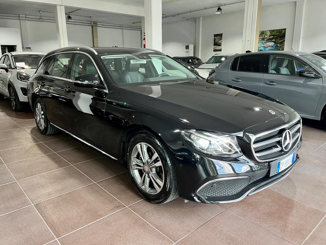 Mercedes-benz E 220 d 4MATIC Auto 9G Premium