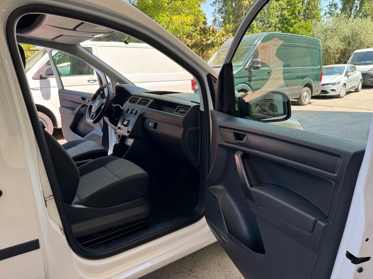 Volkswagen Caddy 2.0TDI DSG BUSINESS GARANZIA24MES