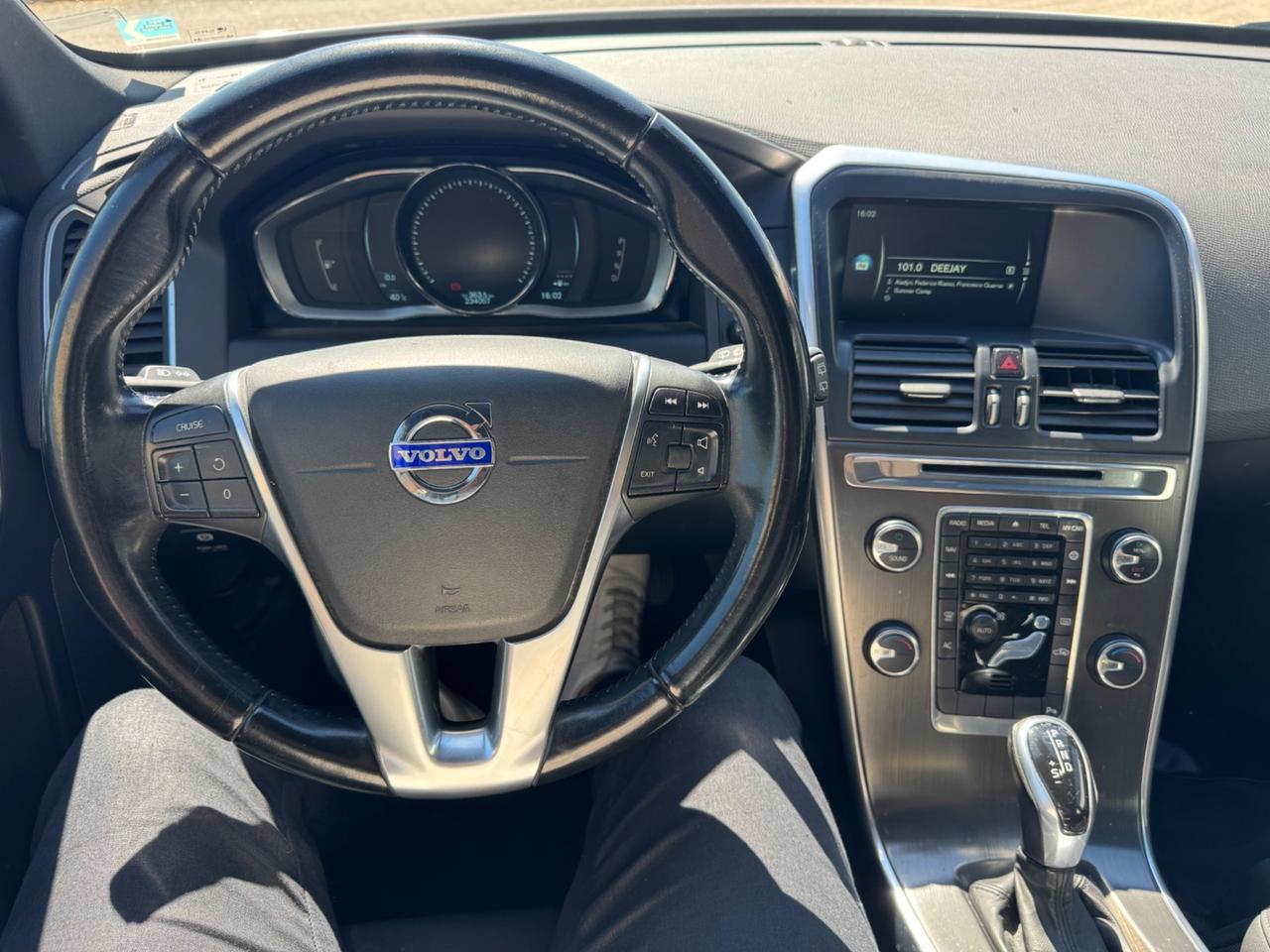 Volvo XC 60 XC60 D3 Geartronic R-design Momentum