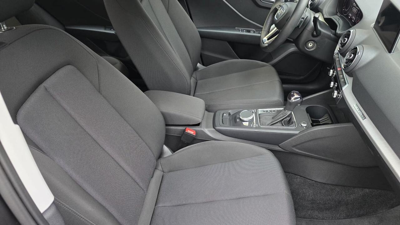 Audi Q2 35 TDI quattro S tronic Business