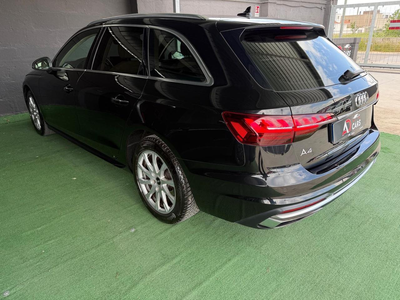 Audi A4 Avant 30 TDI/136 CV S tronic Business Advanced