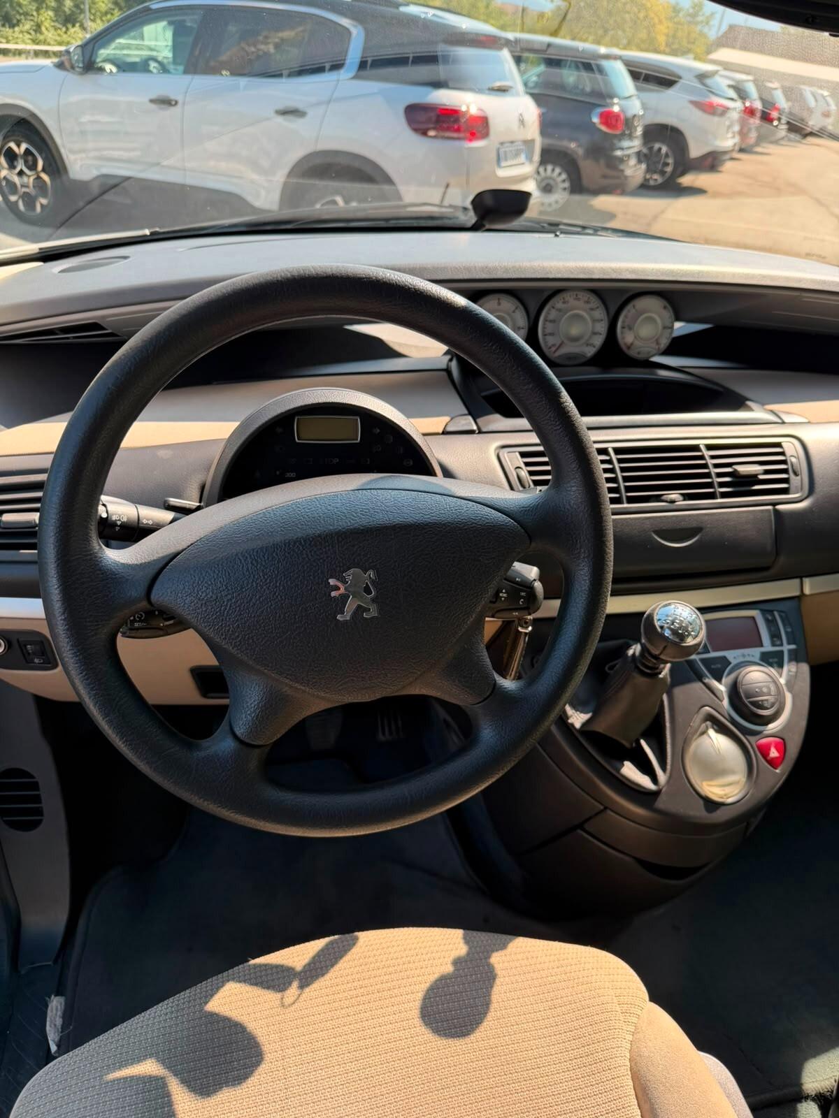 Peugeot 807 2.2 HDi FAP SR Mix