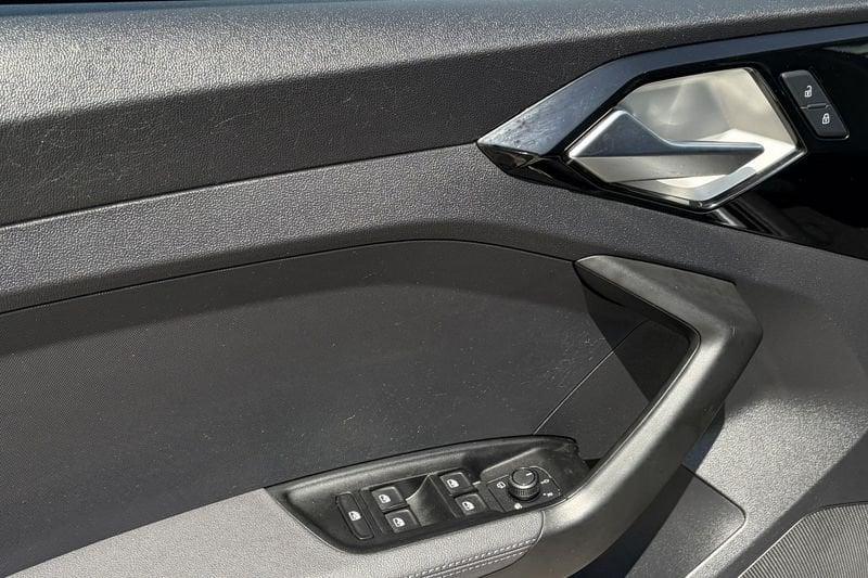 Audi A1 Sportback Admired 1.0 TFSI 95CV s-tronic 25