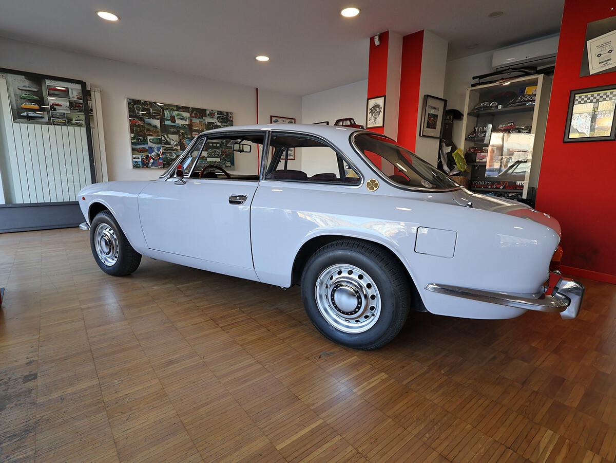 Alfa Romeo GT 1750 Veloce ( 105 44) 1970 ASI