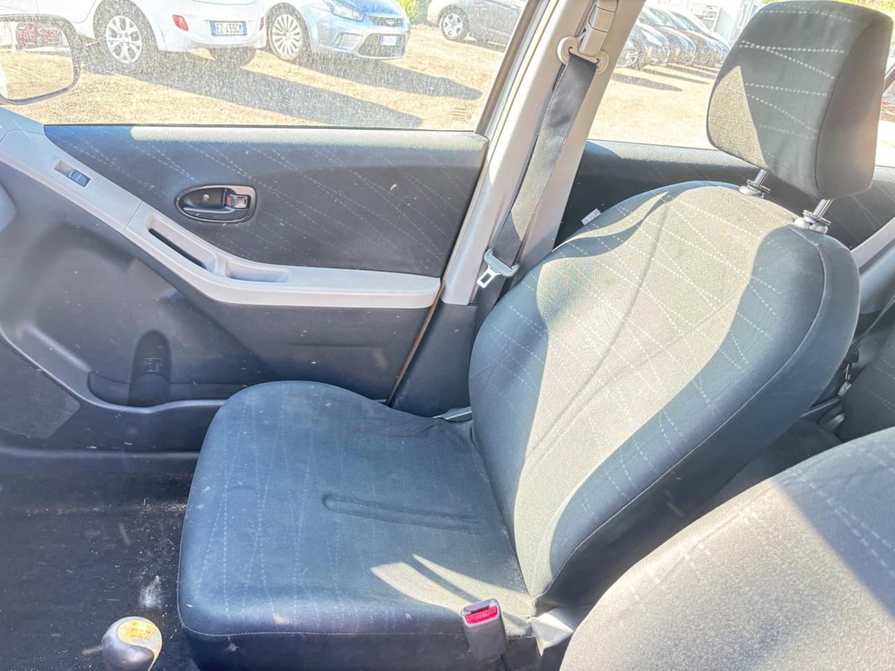 Toyota Yaris 1.0 5 porte