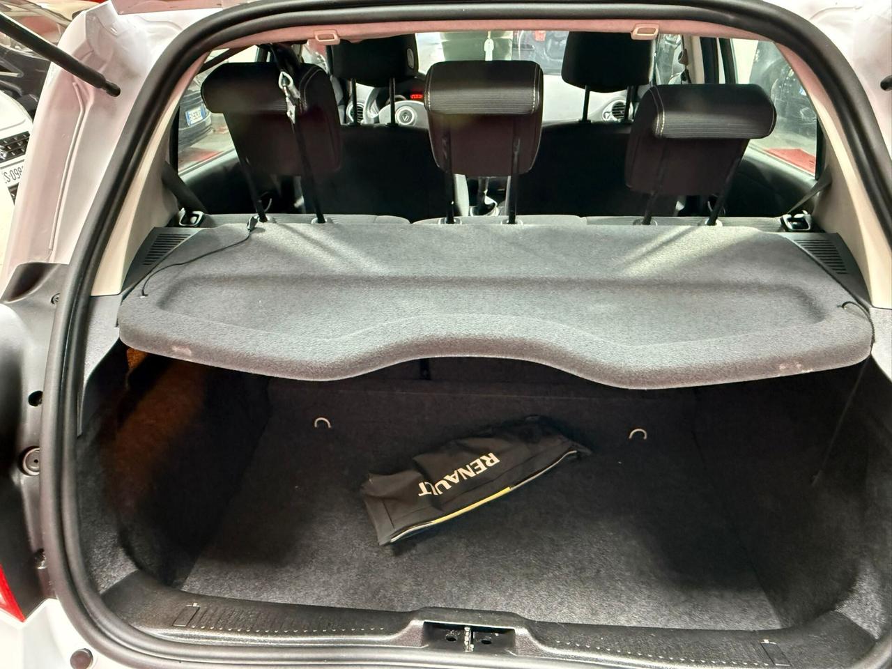 Renault Clio 1.2 16V 75cv Luxe - 2011
