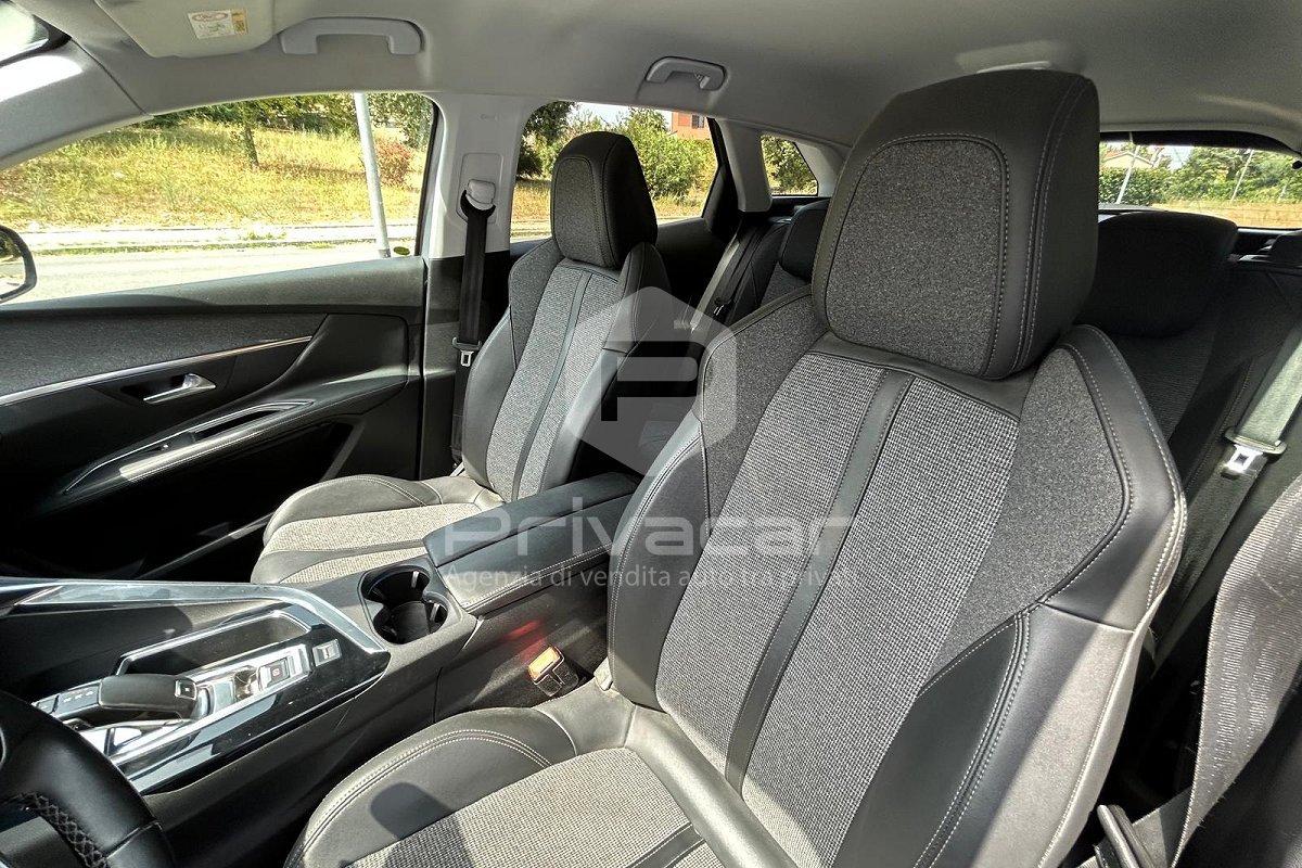 PEUGEOT 3008 BlueHDi 130 S&S EAT8 Allure