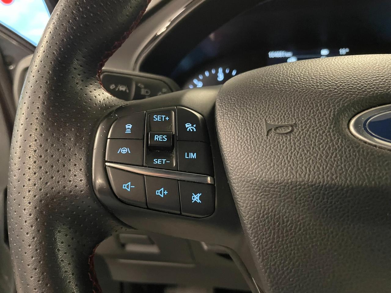 Ford Focus 1.5 EcoBlue 120cv A8 ST-Line