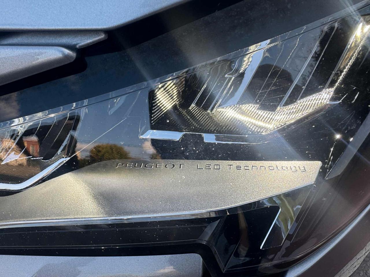 Peugeot 2008 Anno 2021 1.5 Diesel 139.000 KM