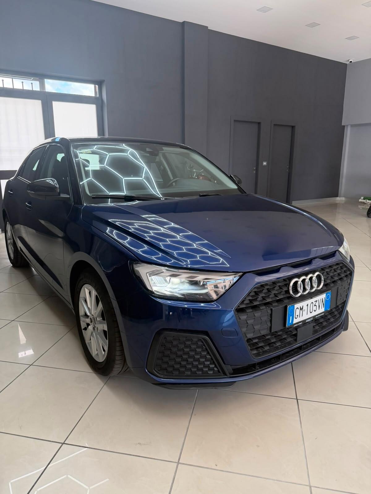 Audi A1 SPB 35 TFSI S tronic Identity Black