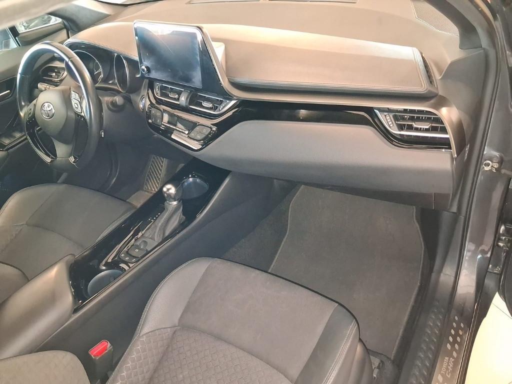 TOYOTA C-HR 2.0 Hybrid E-CVT Trend