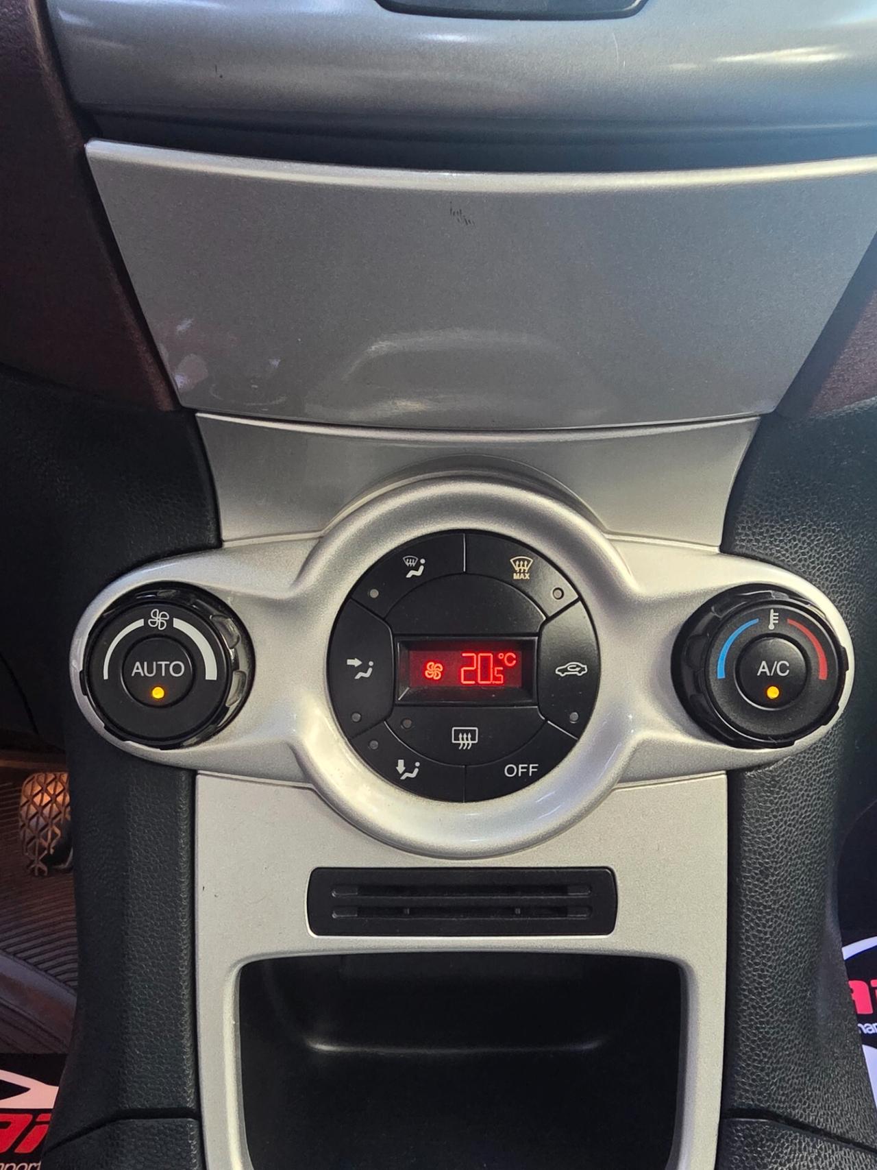 Ford Fiesta 1.4 5 porte Bz.- GPL Titanium