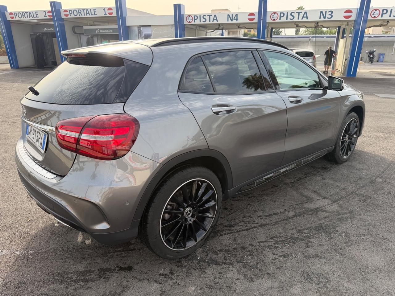 Mercedes-benz GLA 200 d Automatic Premium pacchetto AMG