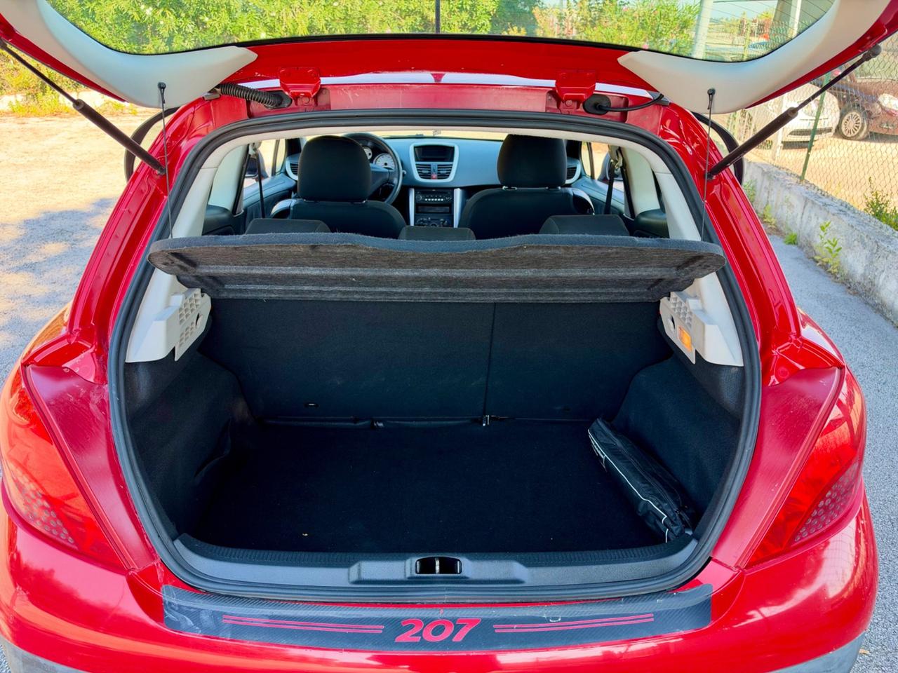 Peugeot 207 sport 1.4 Benzina Neopatentati