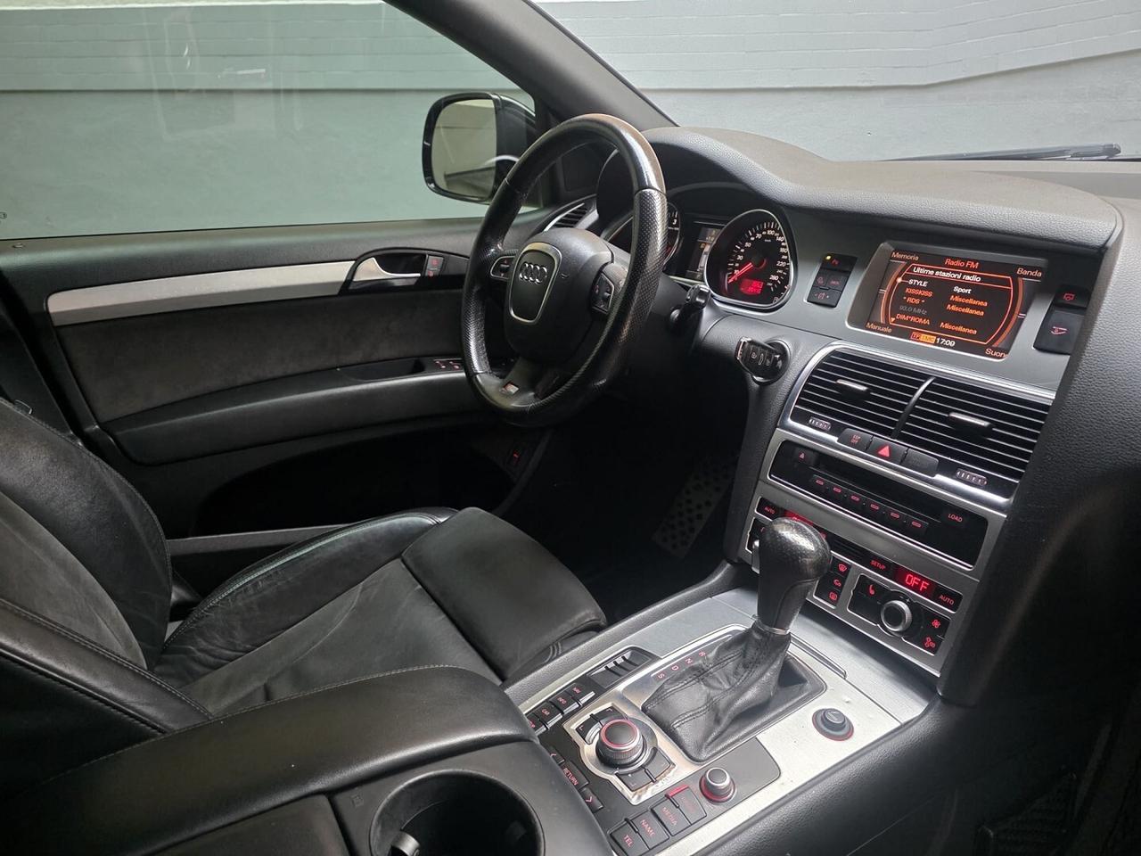 AUDI Q7 3.0 TDi S line- 7 POSTI