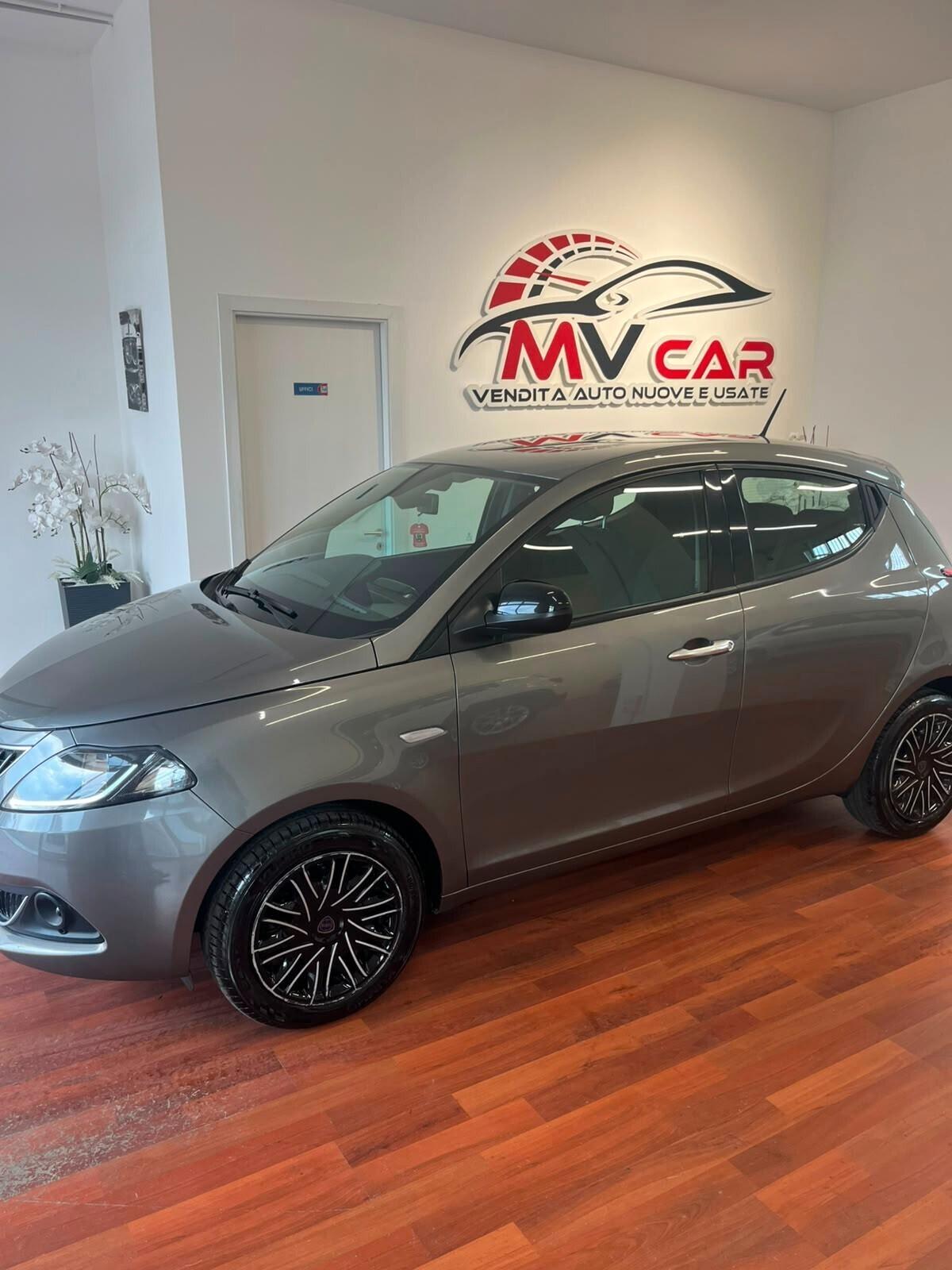 Lancia Ypsilon 1.0 FireFly 5 porte S&S Hybrid Gold Plus