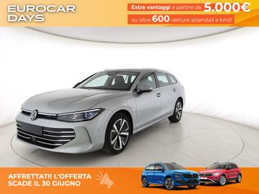 Volkswagen Passat 1.5 tsi ehybrid business 204cv dsg