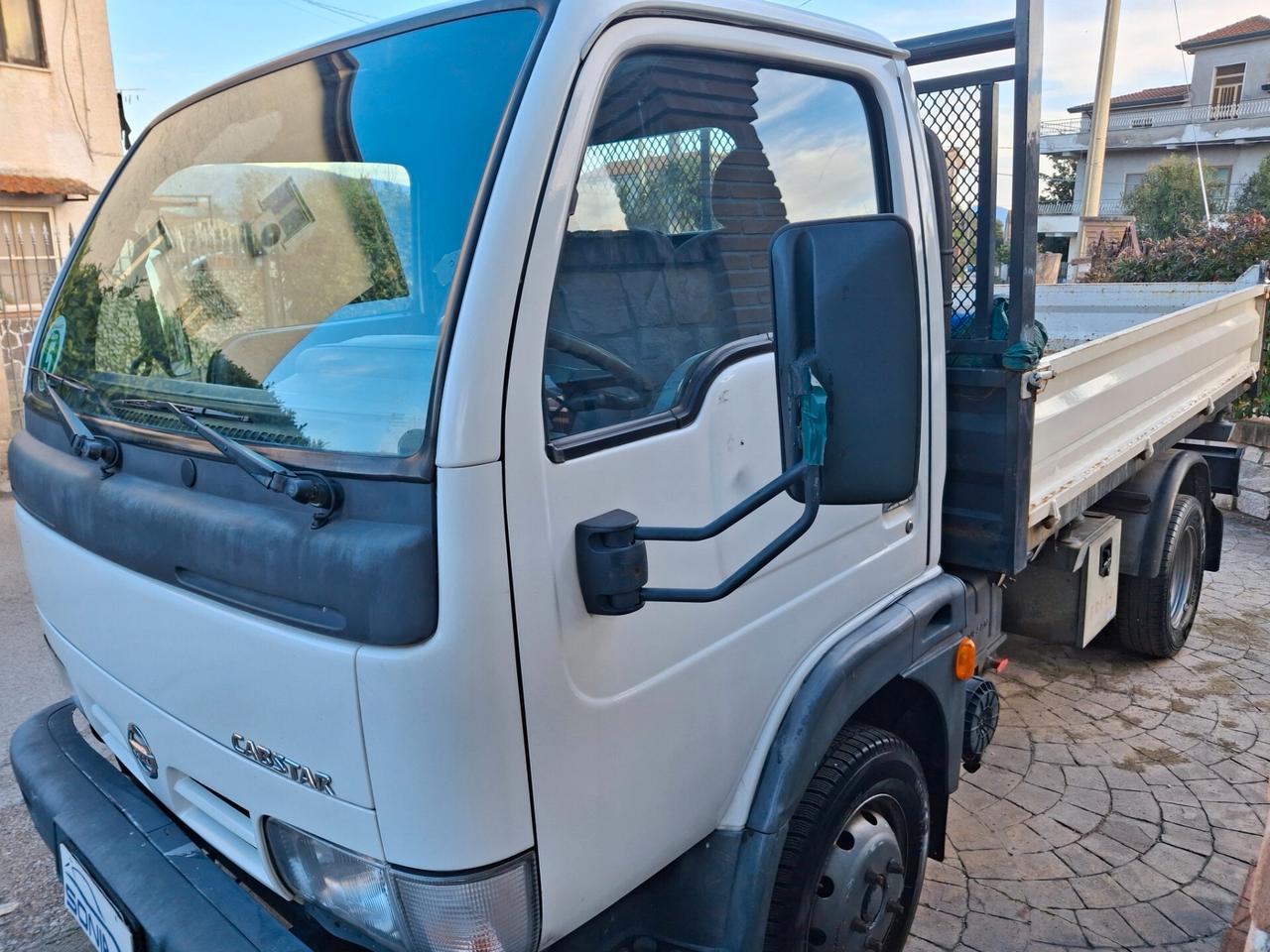 Nissan Cabstar 35.13 3.0 Tdi PC-RG Cabinato Ribaltabile trilaterale