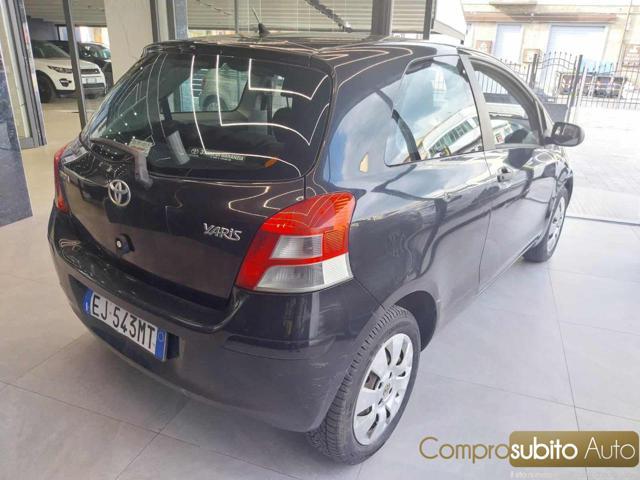 TOYOTA Yaris 1.0 3 porte Sol (Garanzia 12 Mesi)