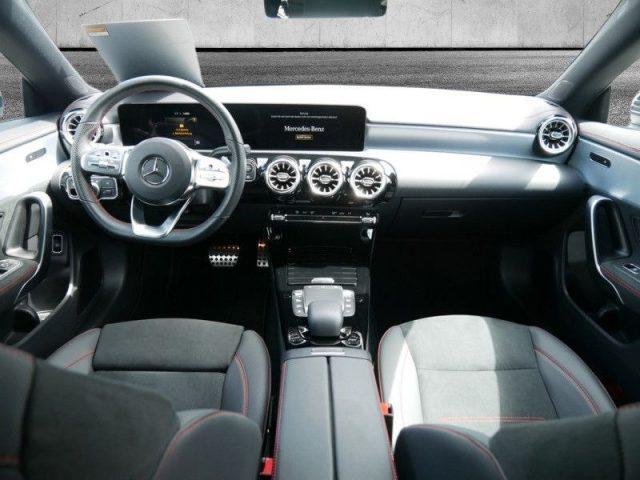 MERCEDES-BENZ CLA 250 Automatic Premium