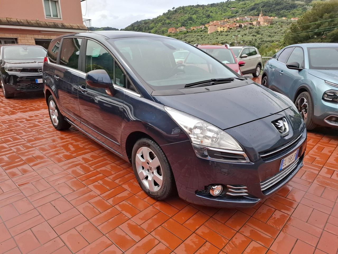 Peugeot 5008 1.6 e-HDi 112CV Stop&Start cambio robotizzato Tecno
