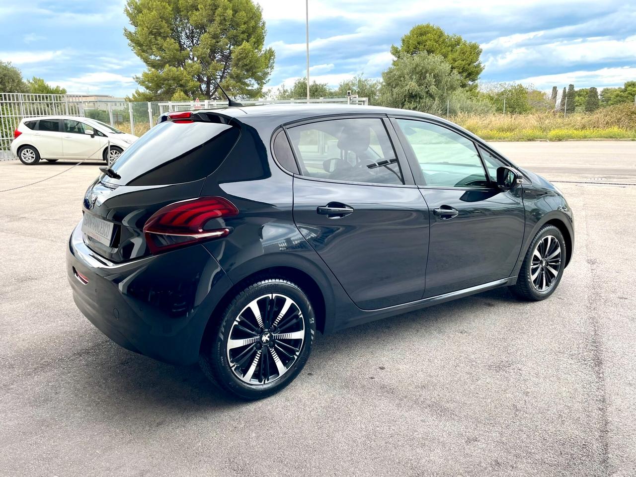 Peugeot 208 1.2 PureTech 82cv Signature