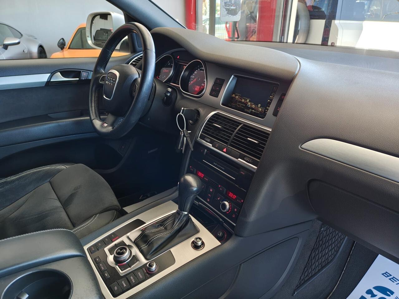 Audi Q7 3.0 TDI 240 CV quattro S-LINE GANCIO TRAINO UNIPRO