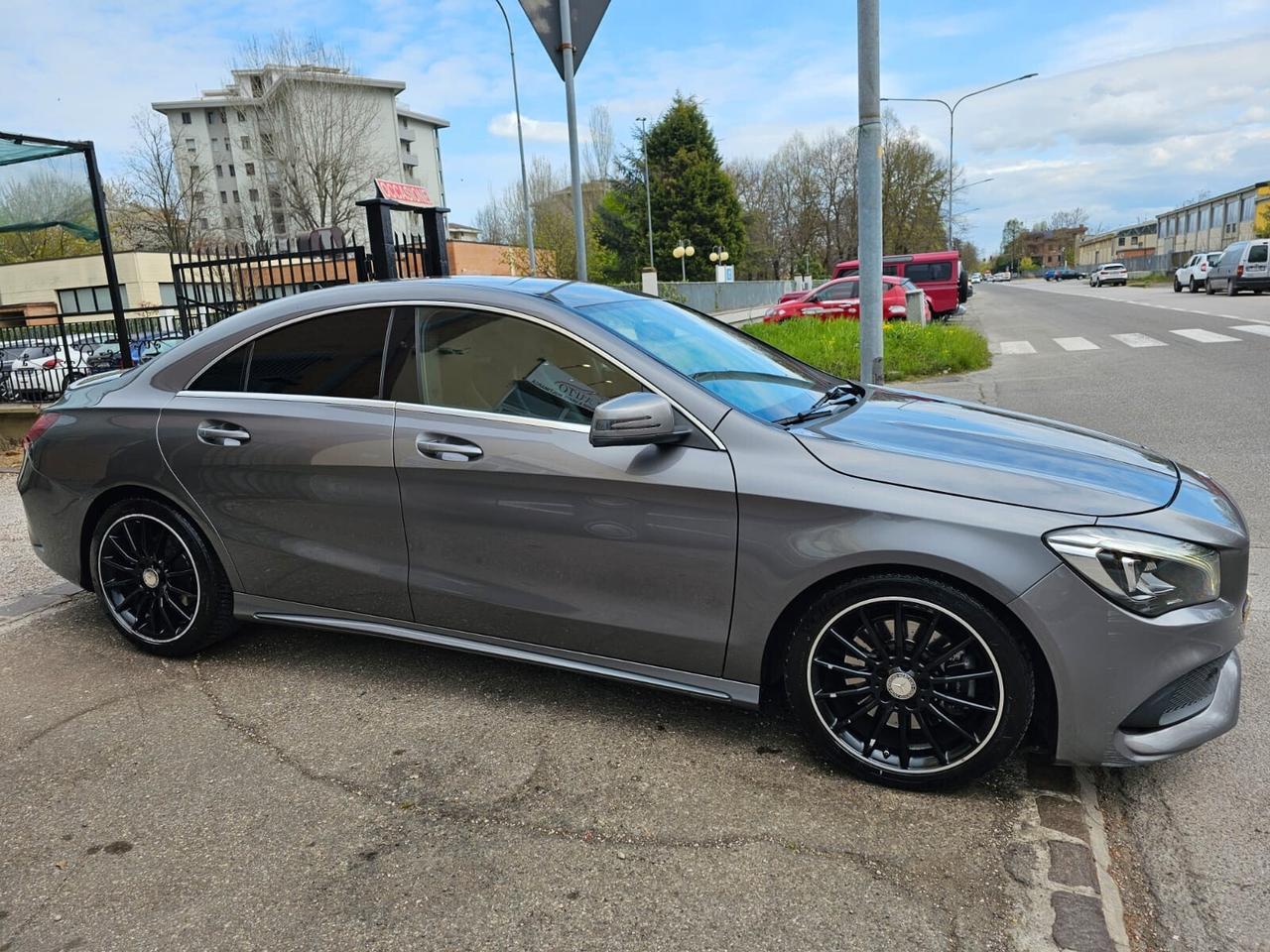Mercedes-benz CLA 250 211cv Premium*AMG*Pelle*Navi*Bi-Xeno*Pdc*18*