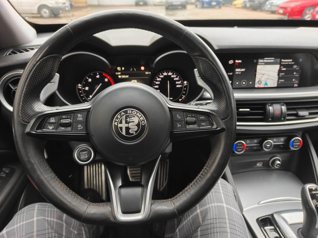 Alfa Romeo Stelvio Q4 Veloce total black