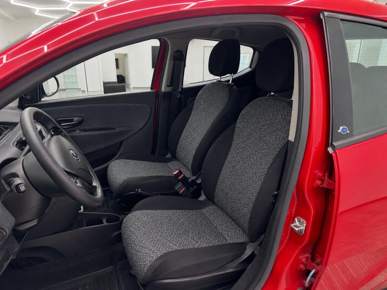 Lancia Ypsilon 1.2 69 CV 5 porte GPL Ecochic Monogram