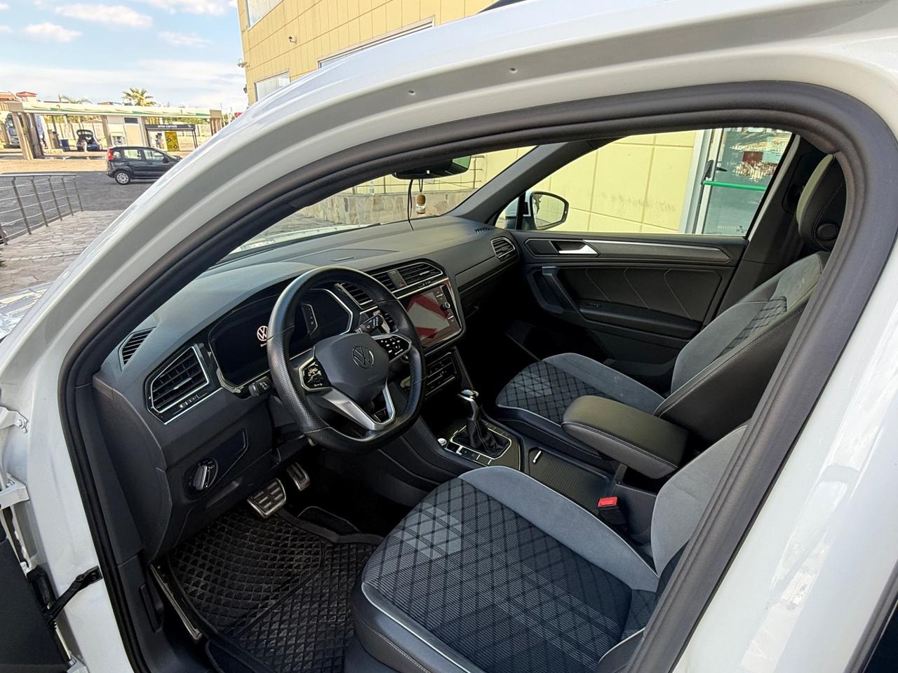 Volkswagen Tiguan 2.0 TDI 150 CV SCR DSG R-Line