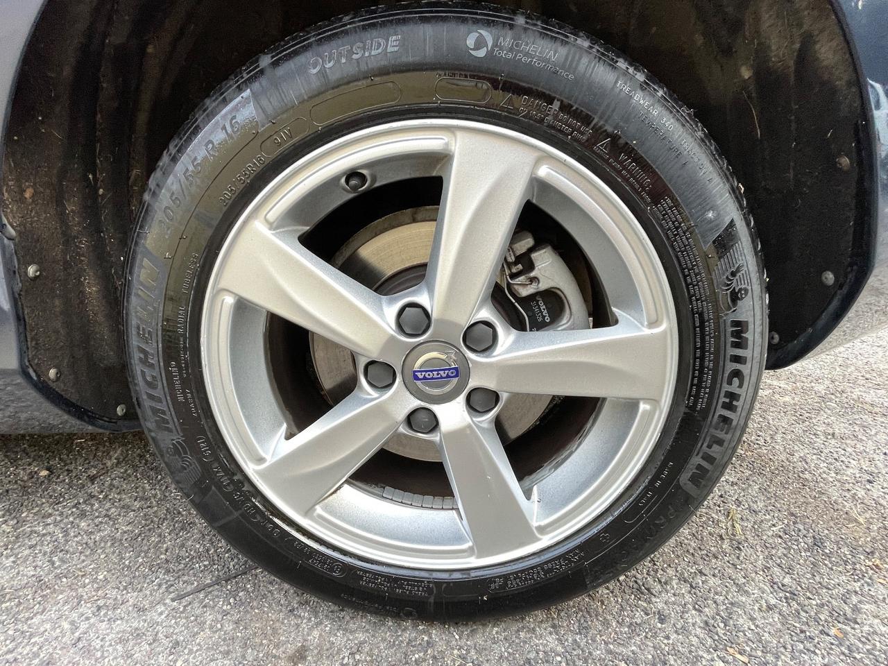 Volvo V40 D3 150cv. finanziabile pronta consegna