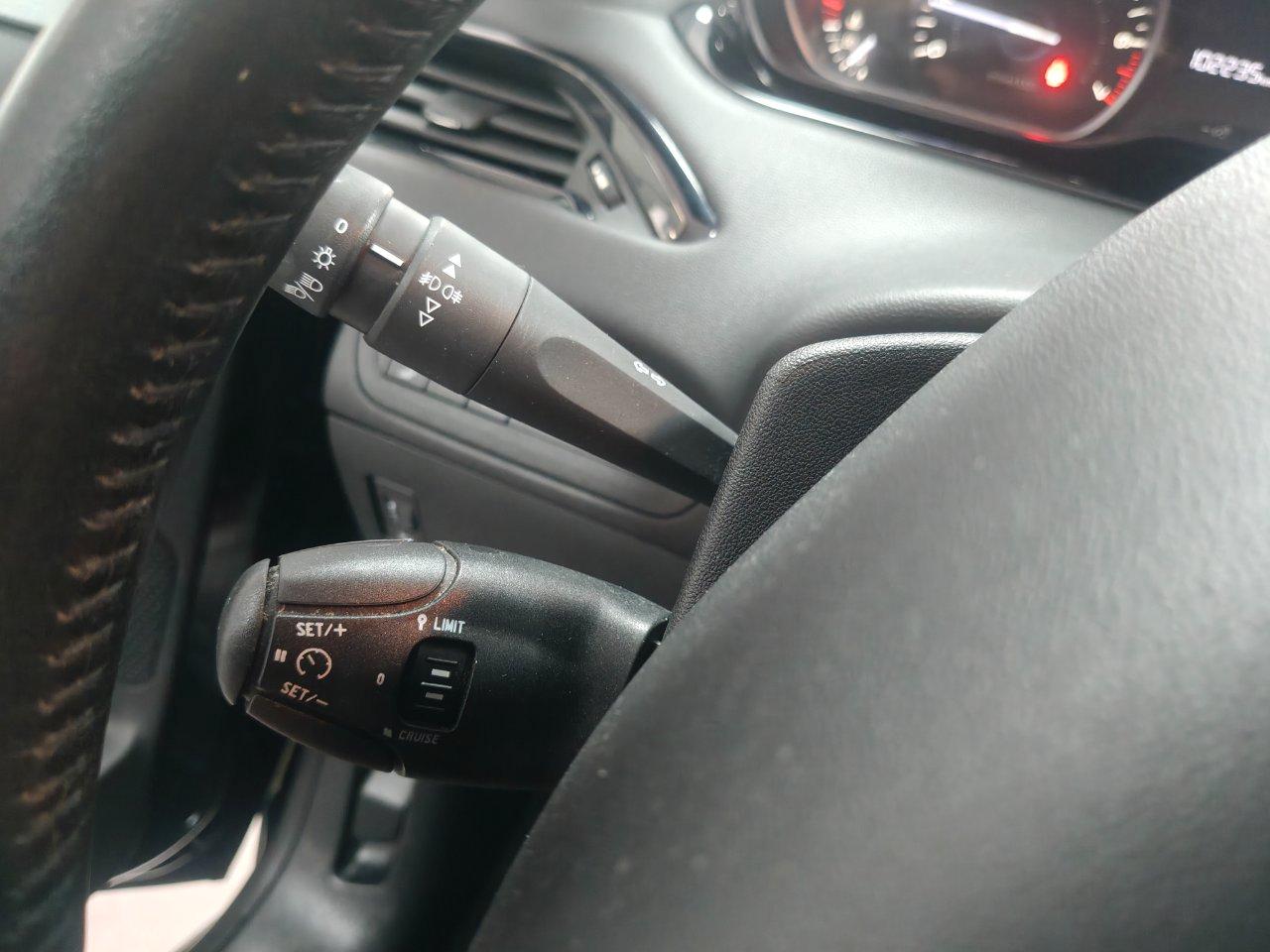 Peugeot 208 5 Porte 208 5p 1.2 puretech Allure s&s 82cv my18