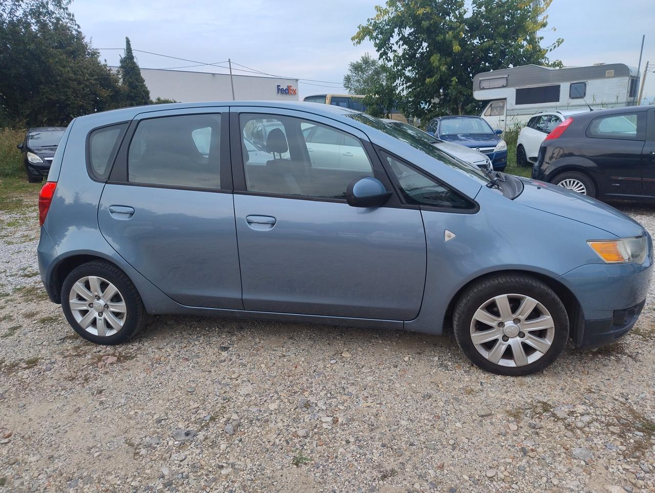 Mitsubishi Colt 1.1 12V 5p. Invite