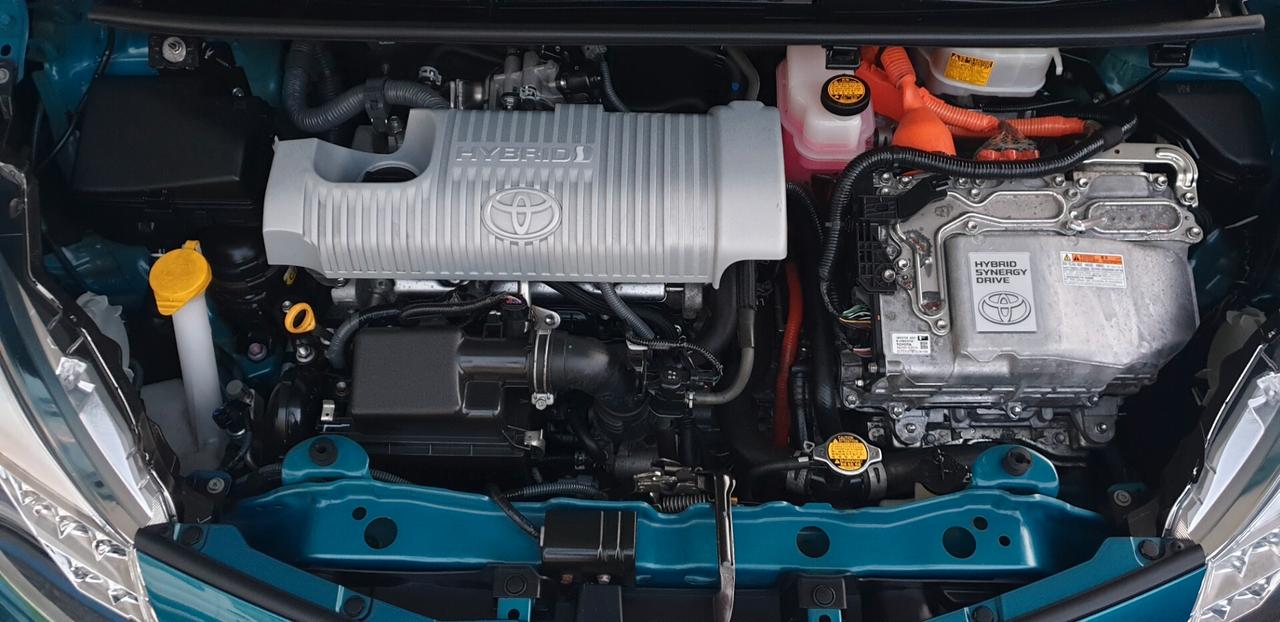 TOYOTA YARIS 1.5 BENZINA/IBRIDA FULL OPTIONAL KM 71 MILA