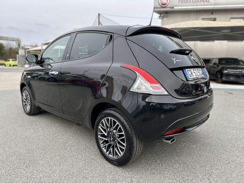 Lancia Ypsilon 1.0 FireFly 5 porte S&S Hybrid Gold Plus