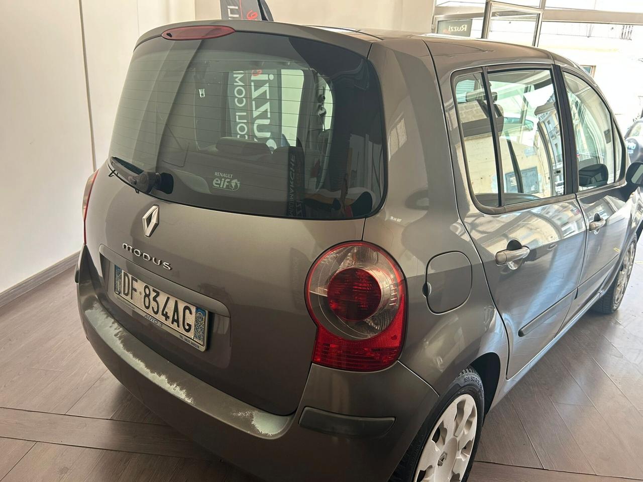 Renault Modus 1.5 dCi 70CV Neopatentati