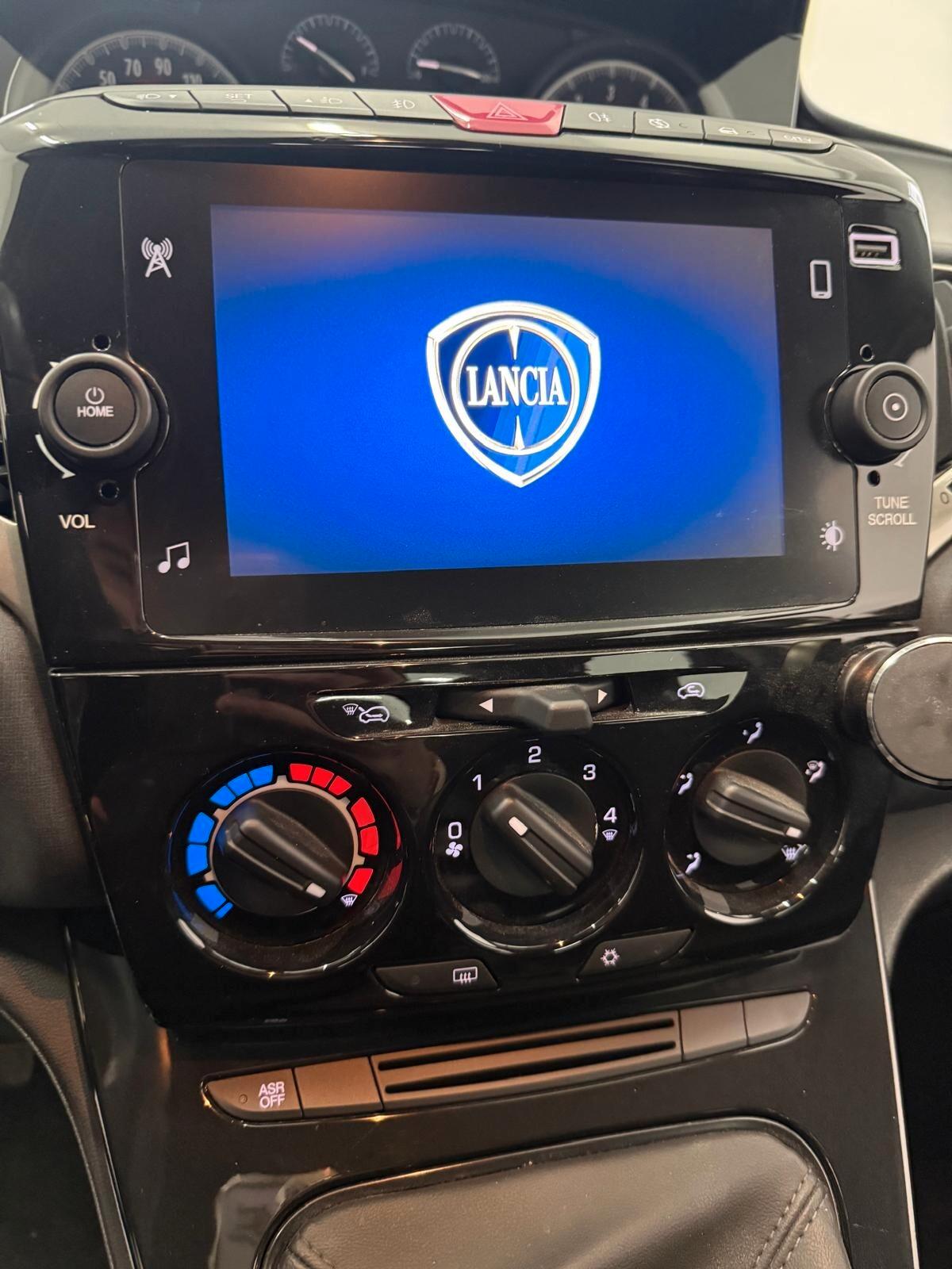 Lancia Ypsilon 1.0 FireFly 5 porte S&S Hybrid Ecochic Gold