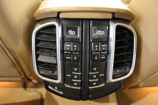 PORSCHE Cayenne 3.0 Diesel "" TETTO PANORAMICO / SERVICE PORSCHE""