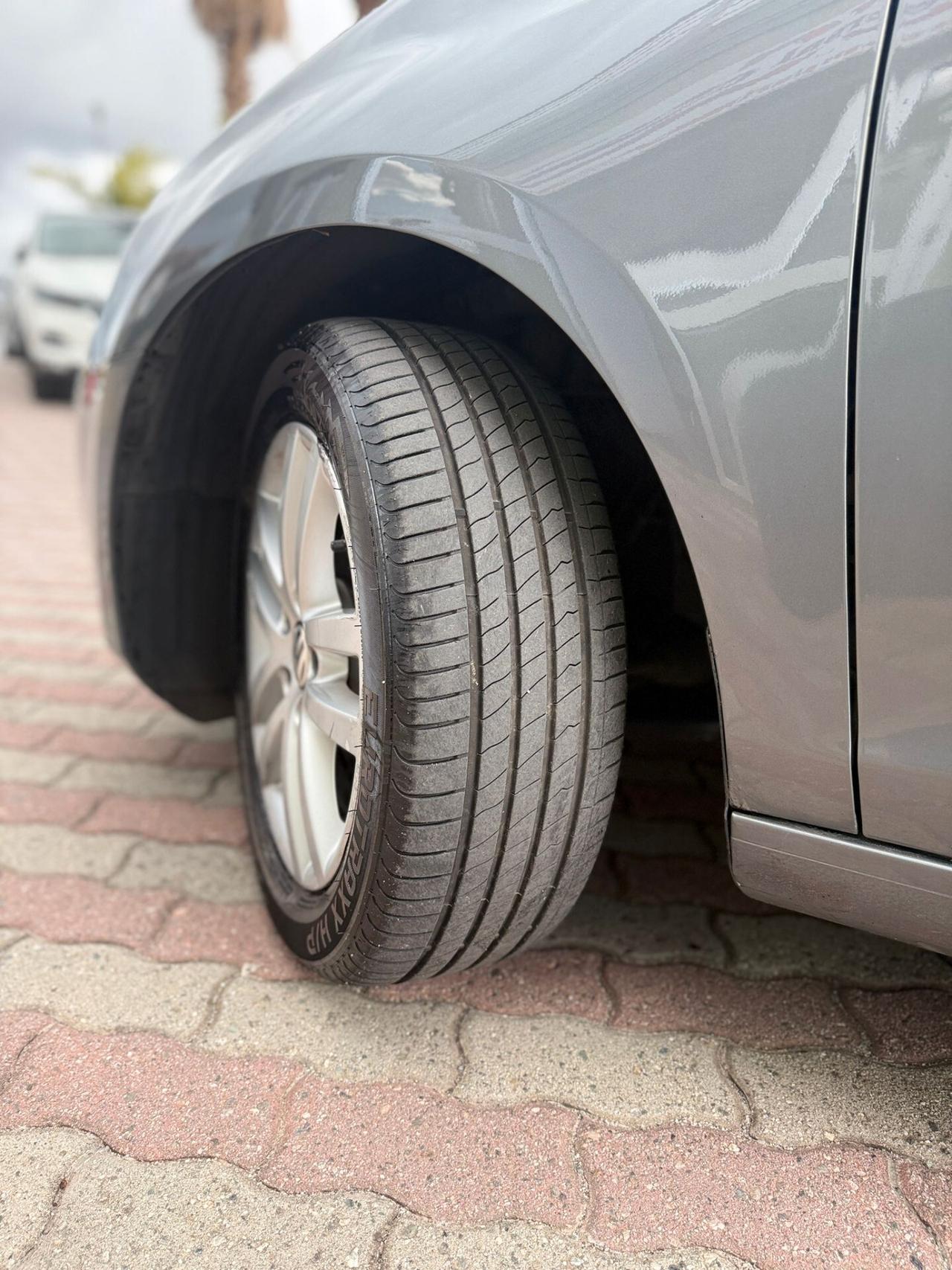 Volkswagen Golf VI 1.6 TDI 105cv (77kw) Sport