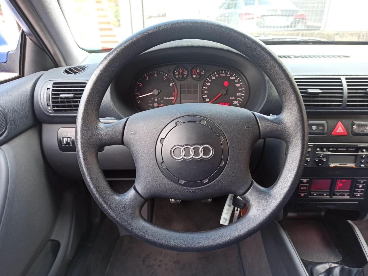 Audi A3 1.6 cat 3p. Ambiente