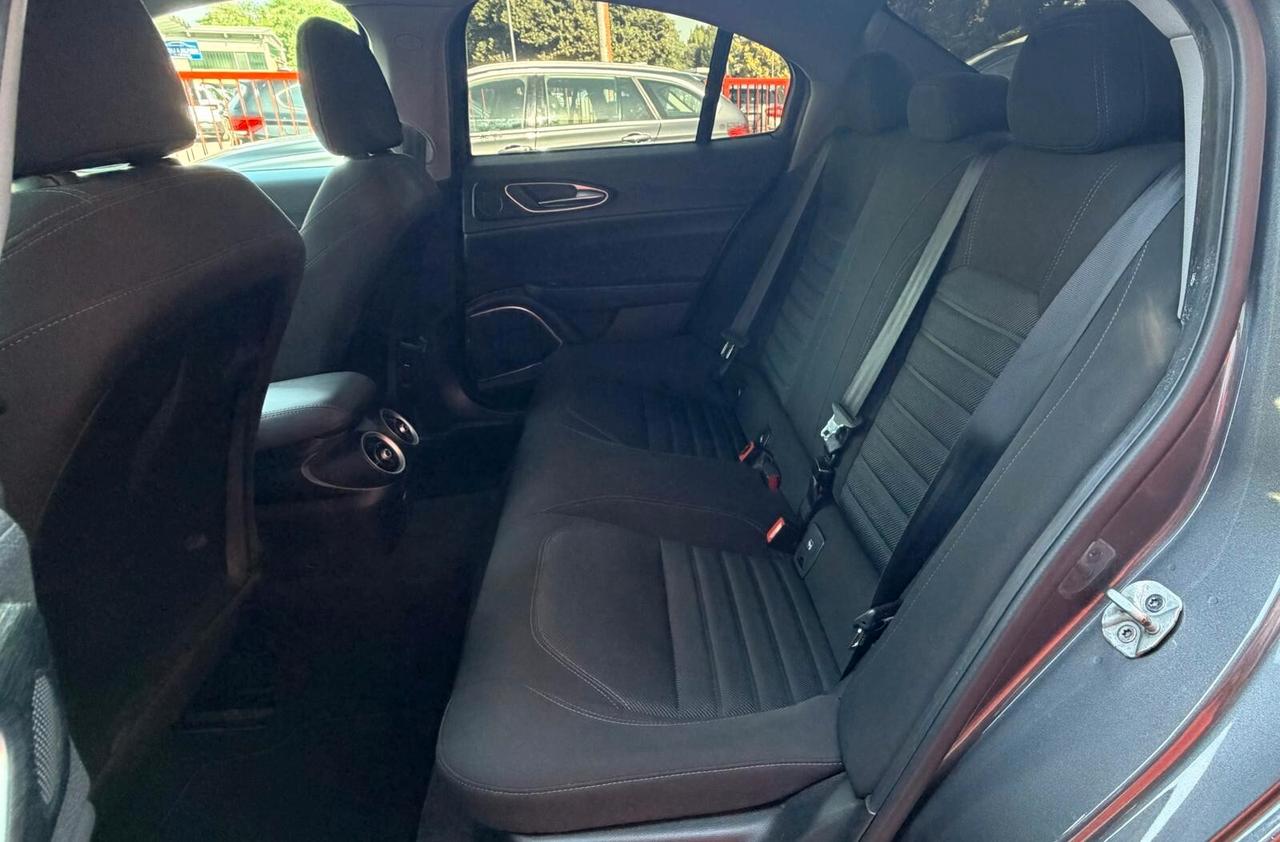 Alfa Romeo Giulia 2.2 Turbodiesel 160 CV AT8