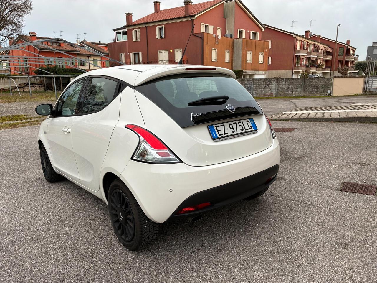 Lancia Ypsilon 1.2 69 CV GPL Ecochic Elefantino