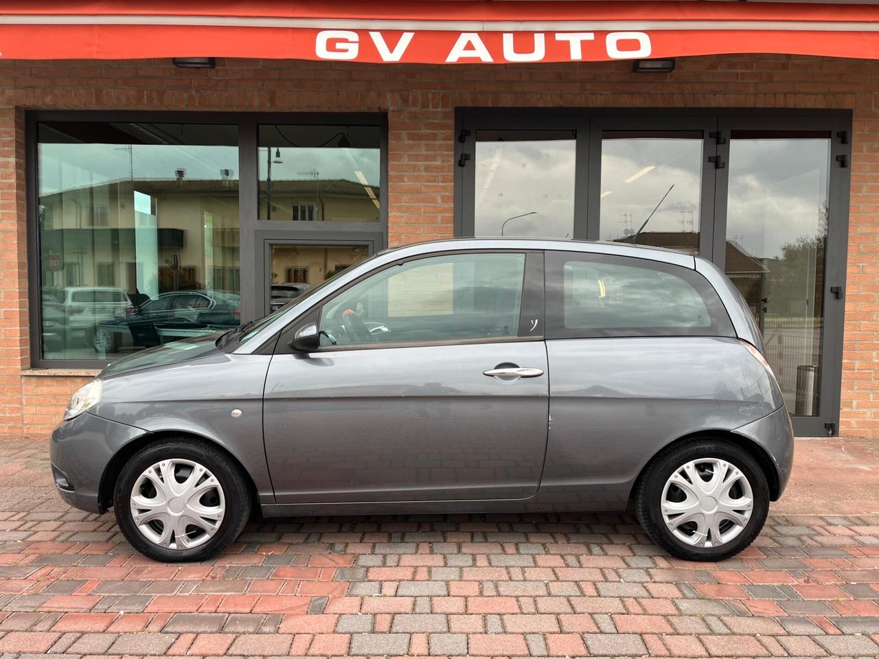 Lancia Ypsilon 1.2 8v