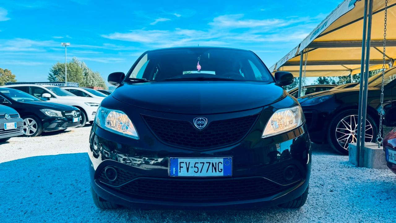 Lancia Ypsilon 1.2 69 CV 5 porte S&S Platinum