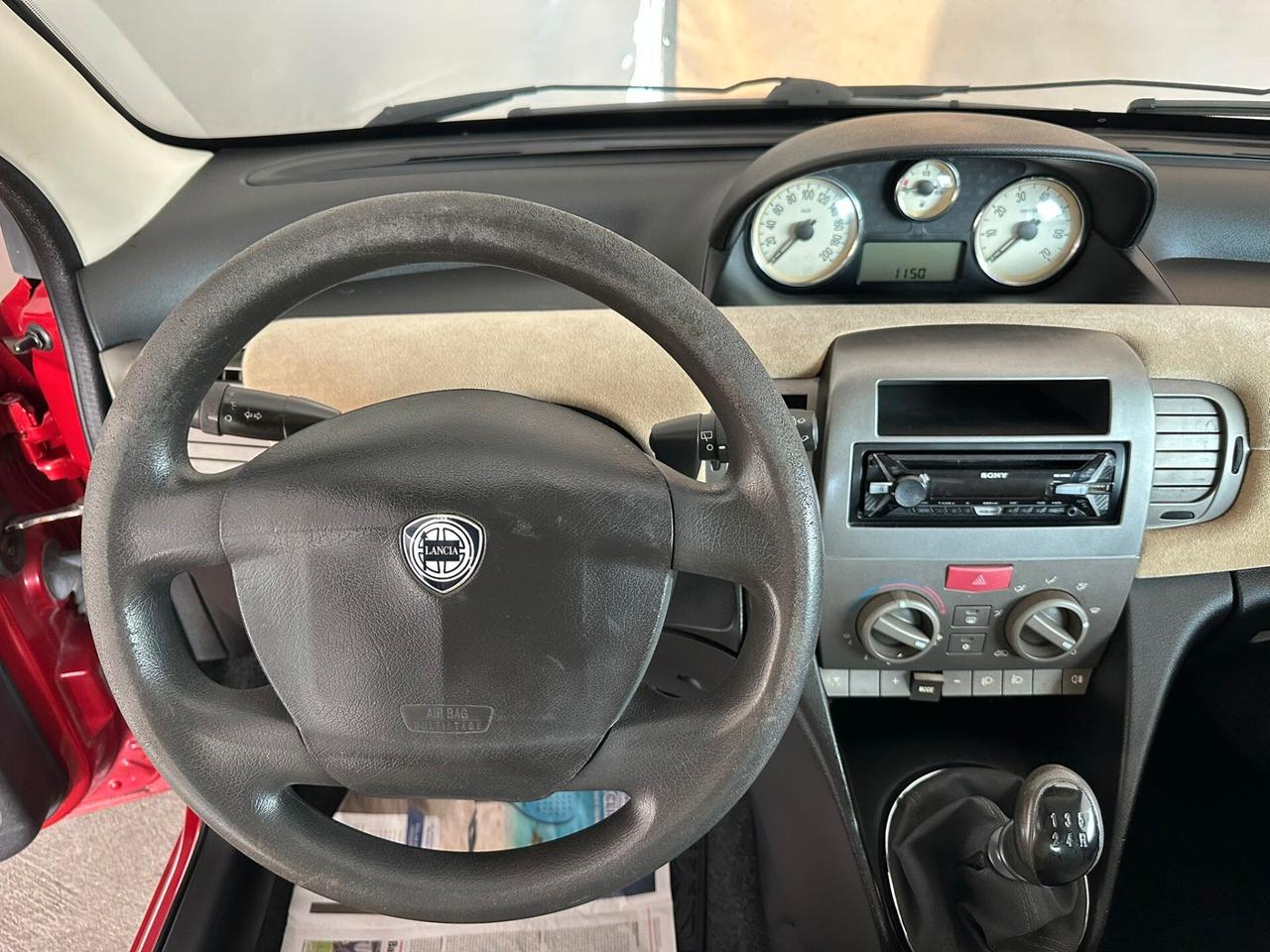 Lancia Ypsilon 1.2 16V Platino